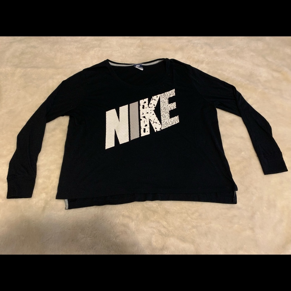 Nike Women’s long sleeve crop top